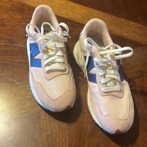 NWOT Pink and Navy New Balance